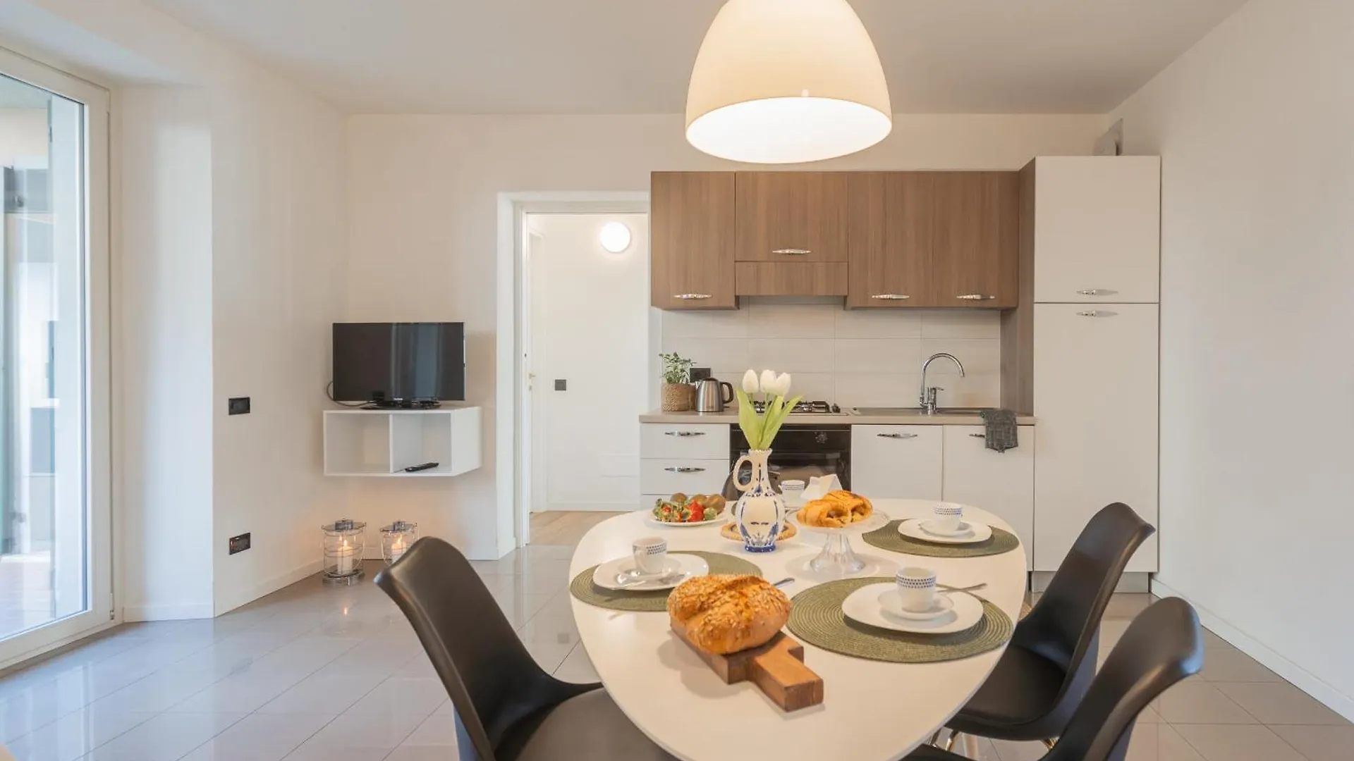 Ponente Balcony & Garden By Rent All Como Gravedona Apartamento