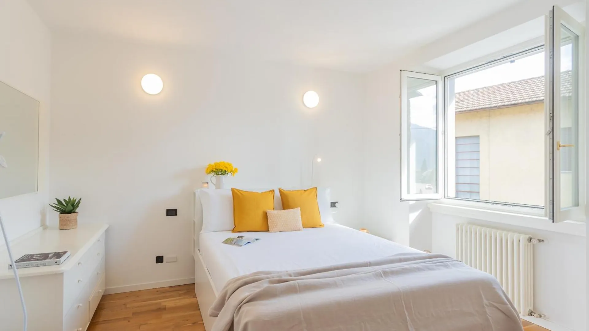 Ponente Balcony & Garden By Rent All Como Gravedona Apartamento