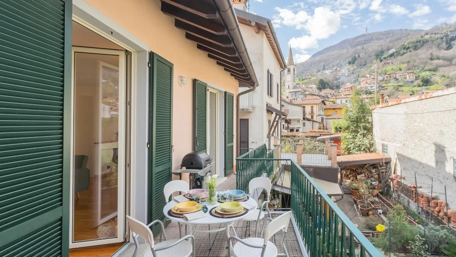 Ponente Balcony & Garden By Rent All Como Gravedona Apartamento