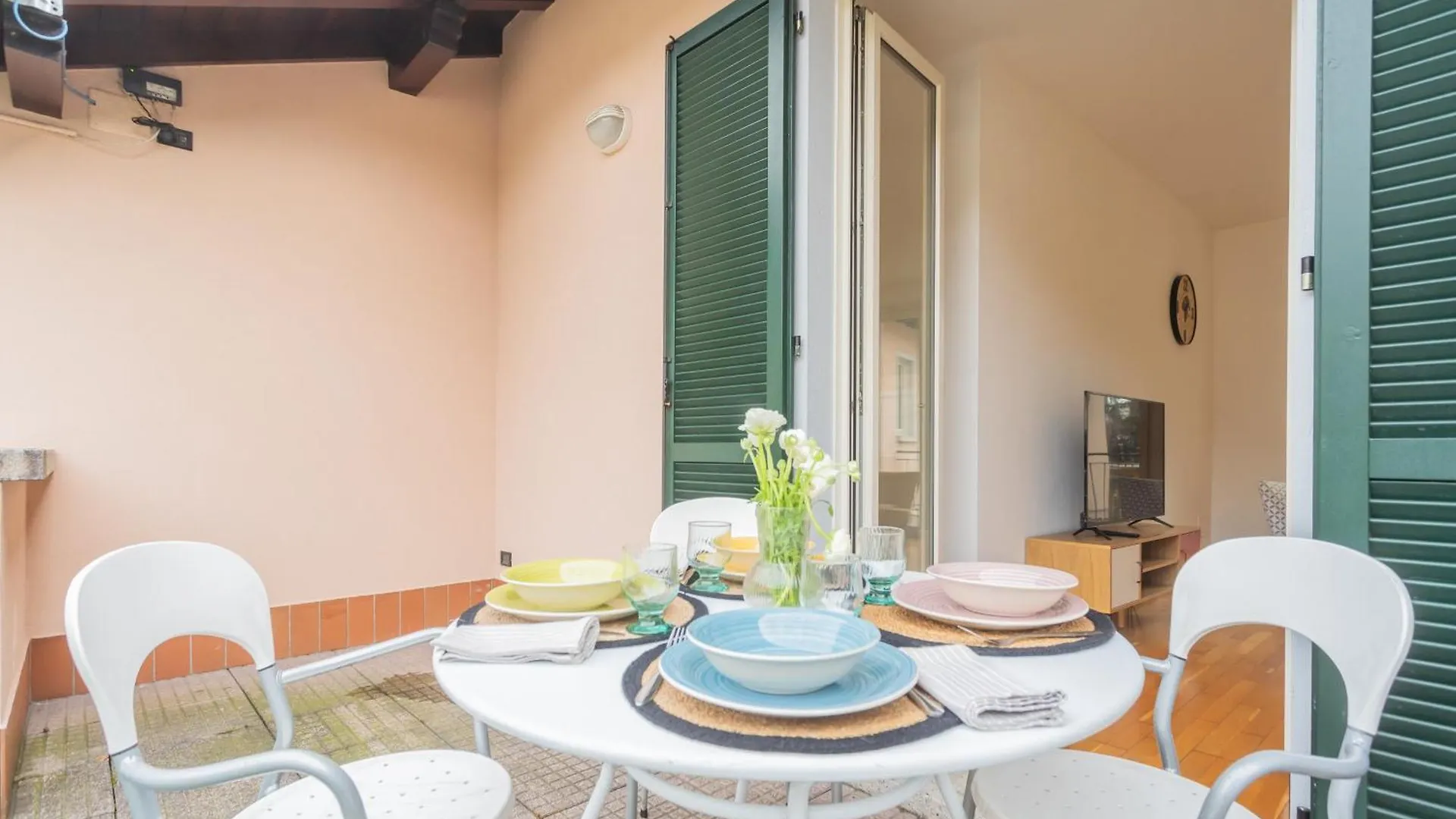 Ponente Balcony & Garden By Rent All Como Gravedona 0*,  Italia