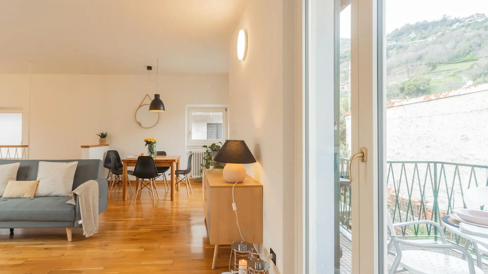 Ponente Balcony & Garden By Rent All Como Gravedona Italia