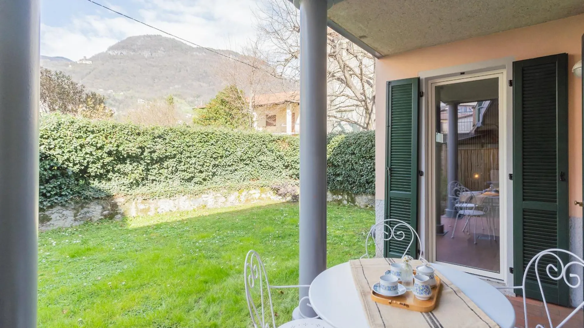 Ponente Balcony & Garden By Rent All Como Gravedona Apartamento