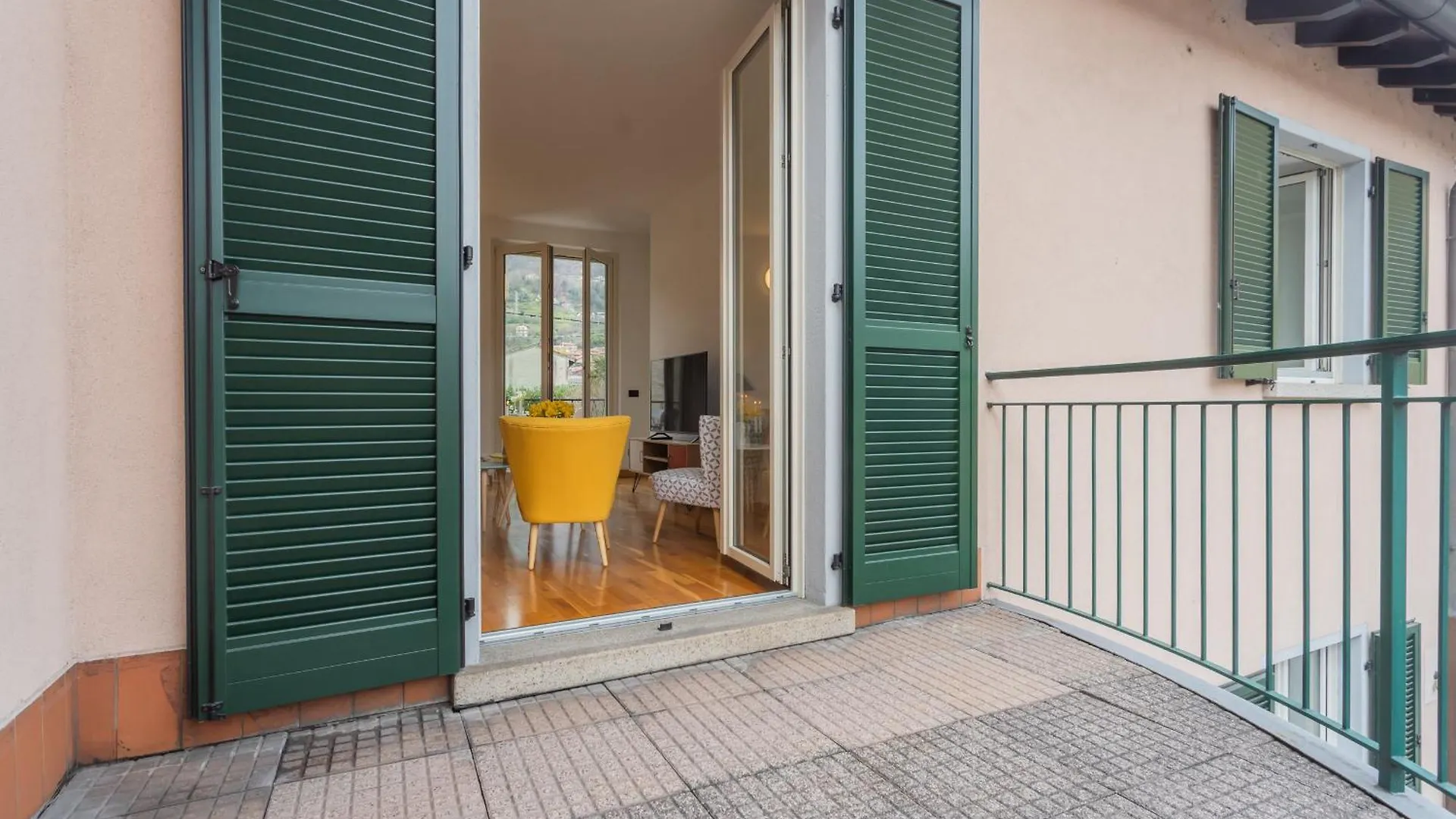 Ponente Balcony & Garden By Rent All Como Gravedona Italia