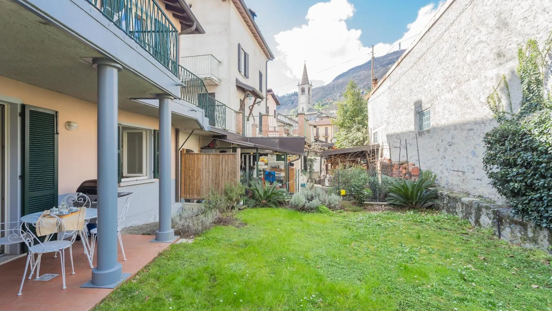 Ponente Balcony & Garden By Rent All Como Gravedona Apartamento