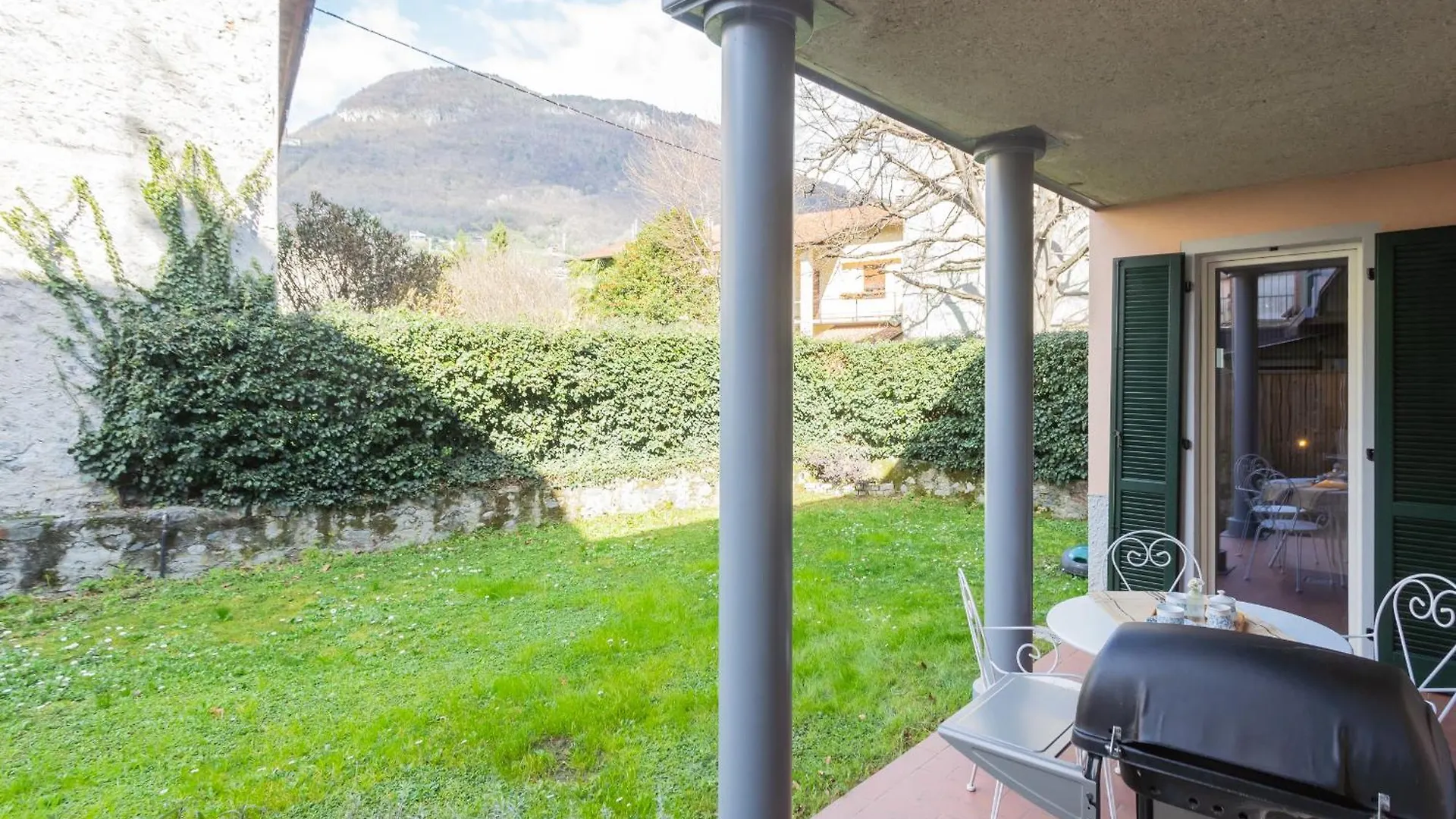 Apartment Ponente Balcony & Garden By Rent All Como Gravedona Italy